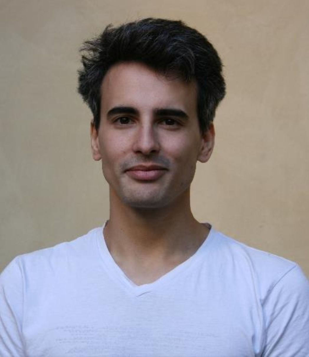 Ayaz Huseyn-Zada, Feed-Forward Entwickler